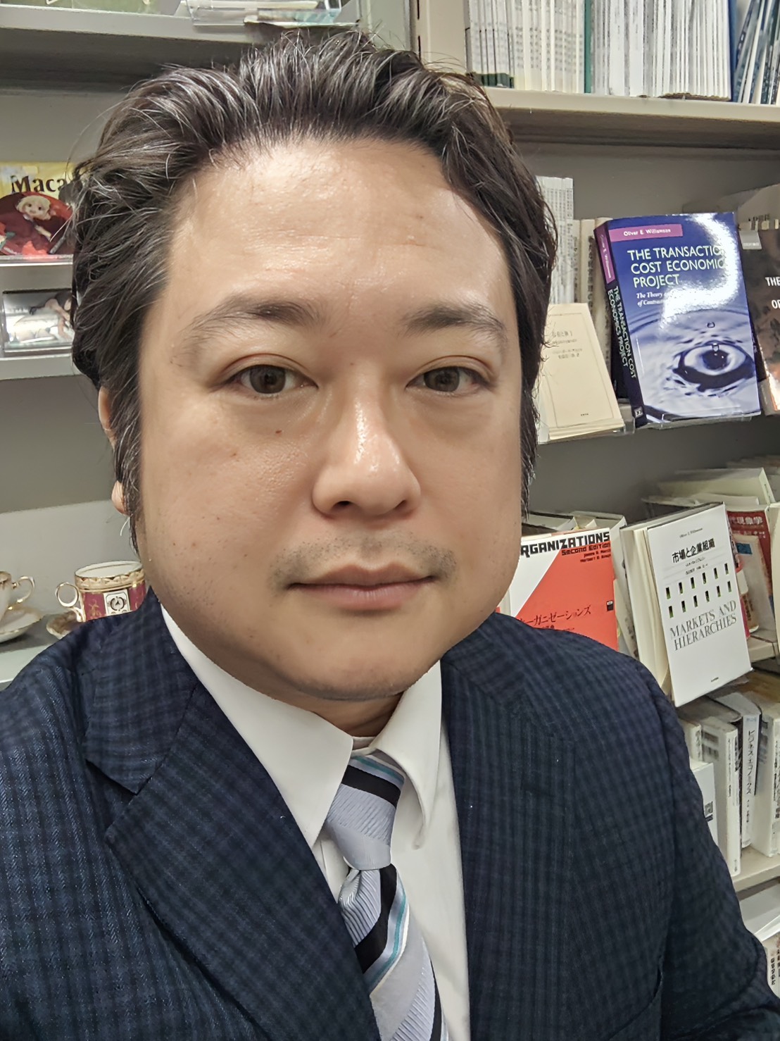赤尾充哉教授